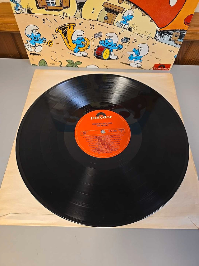 Vintage 1980 Polygram Smurfing Sing Song Record Album LP Vinyl  in CDs, DVDs & Blu-ray in St. Catharines - Image 3