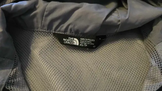 North Face Jacket Kids in Kids & Youth in Edmonton - Image 4