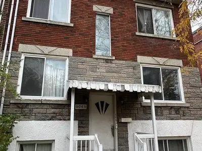 Appartement 4 1/2 (convertissable en 51/2) à louer