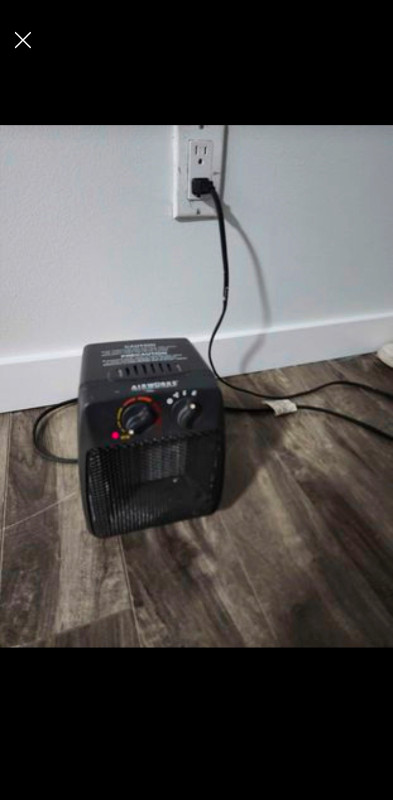Small Compact Heater in Heaters, Humidifiers & Dehumidifiers in Abbotsford - Image 2
