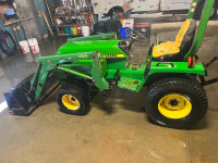 1998 John Deere 855 tractor 