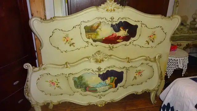 Ornate, 8pc Hand Painted Vintage Queen Bedroom Suite in Dressers & Wardrobes in City of Toronto - Image 2
