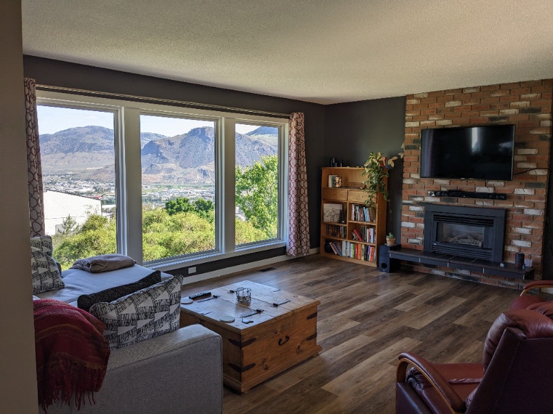 3 bedroom, 1.5 bathroom house for rent in Lower Sahali Long Term