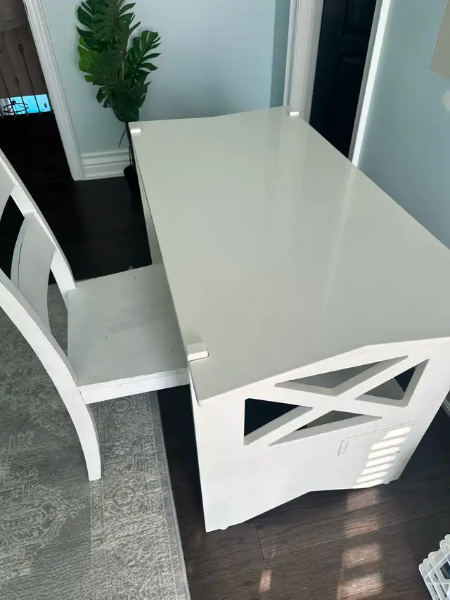 Country Style Twin Bed and Desk/Chair   in Beds & Mattresses in Oshawa / Durham Region - Image 8