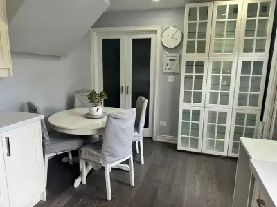 White Round Dining Table – Automatic Extension | Seats 4–6, View more