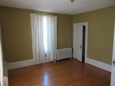 New Listing: Sunny & cozy rooms in gorgeous Victorian apartment with a spacious common room and tonn...