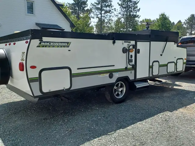 ROCKWOOD A213HW 2020 (FOREST RIVER) in Travel Trailers & Campers in Victoriaville - Image 4