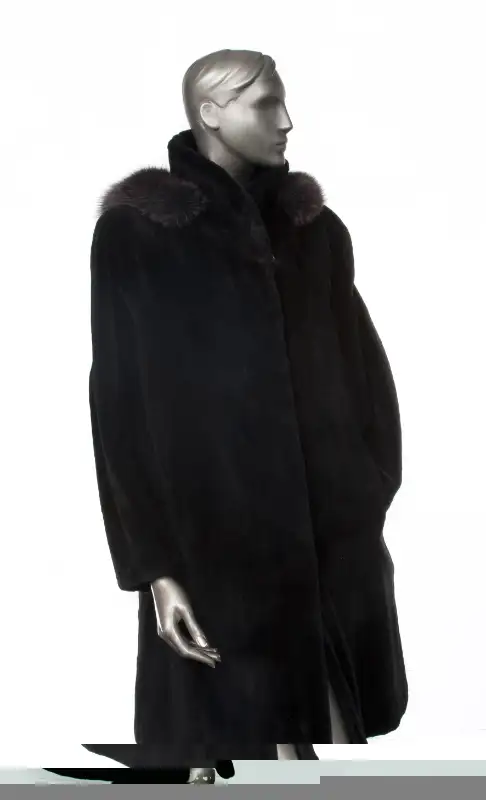 Manteau de vraie fourrure vison rasé avec capuchon in Women's - Tops & Outerwear in Lévis - Image 4