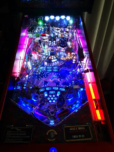 Gnr LE 97 plays basically new Later model (#2368) with all the post playfield protectors and Mylar i...
