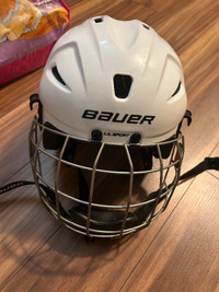 Bauer Lil Sport White Helmet Size 6 - 6 3/4 Like New