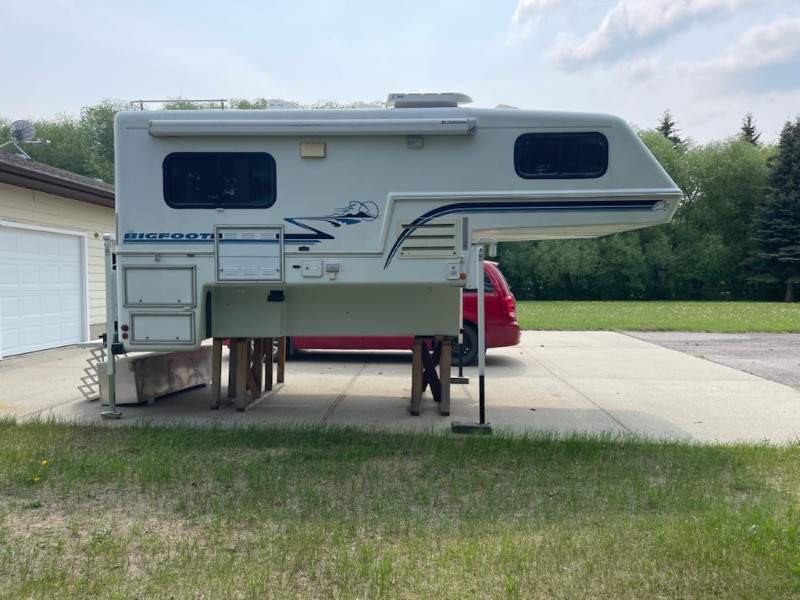 1998 Big Foot Model 2500 11 foot Camper Stony Plain, AB Travel