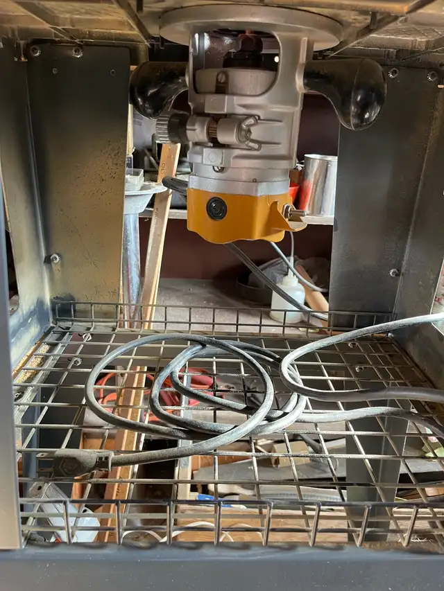 Router Table With Stand   LAST CHANCE.  MUST GO! in Power Tools in Calgary - Image 4