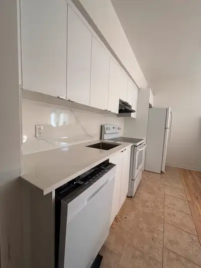 À LOUER – 3 1/2 Côte-des-Neiges – Rénové – 1395 $/mois