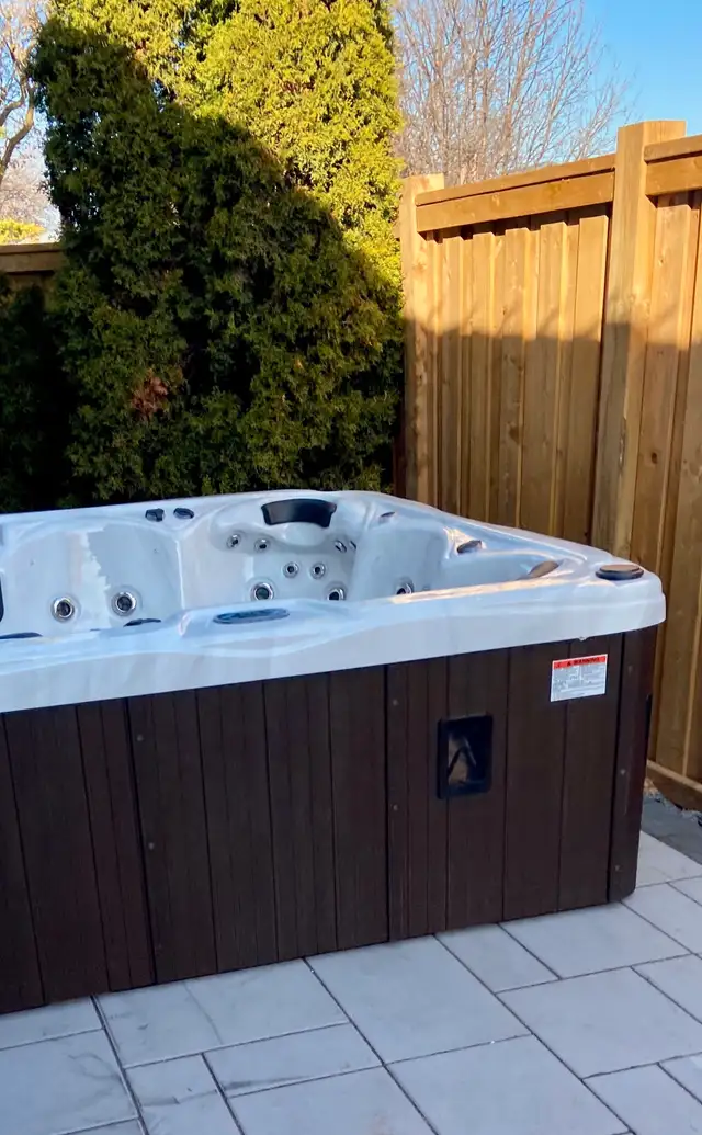 Door Crasher Sale New 6 Person Spa-Fully Loaded-Free Delivery LI63010223582721122