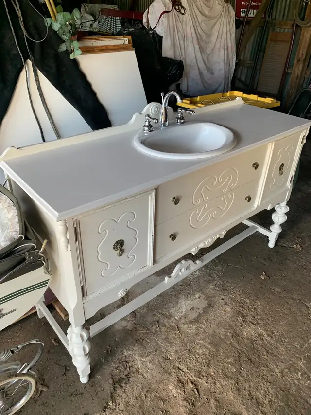 Garage sale items in Other in Windsor Region - Image 11