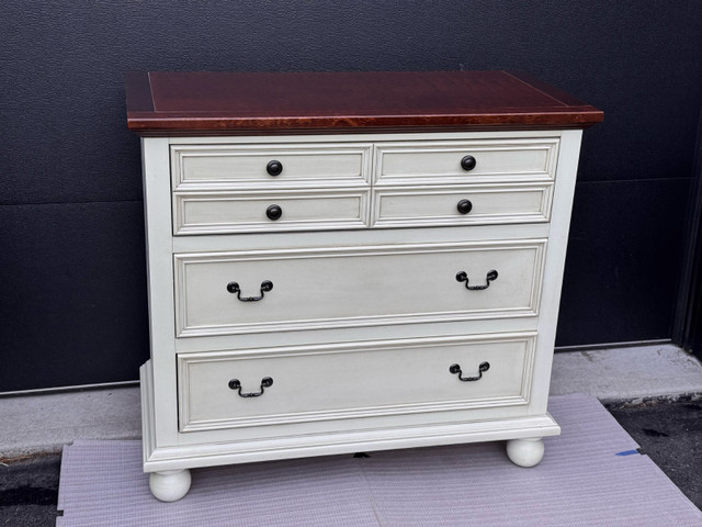 3-Drawer Dresser | Canadian Made in Dressers & Wardrobes in Oakville / Halton Region - Image 2