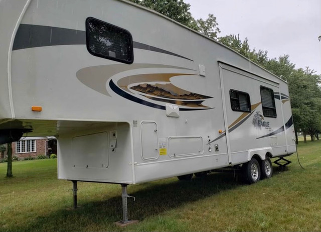 2010 jayco 28.5 BHS in Travel Trailers & Campers in Norfolk County - Image 2