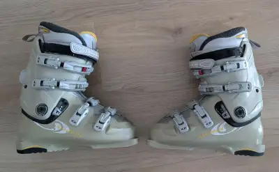Salomon Evolution 8 Women Ski Boots - Size 9 (41), View more