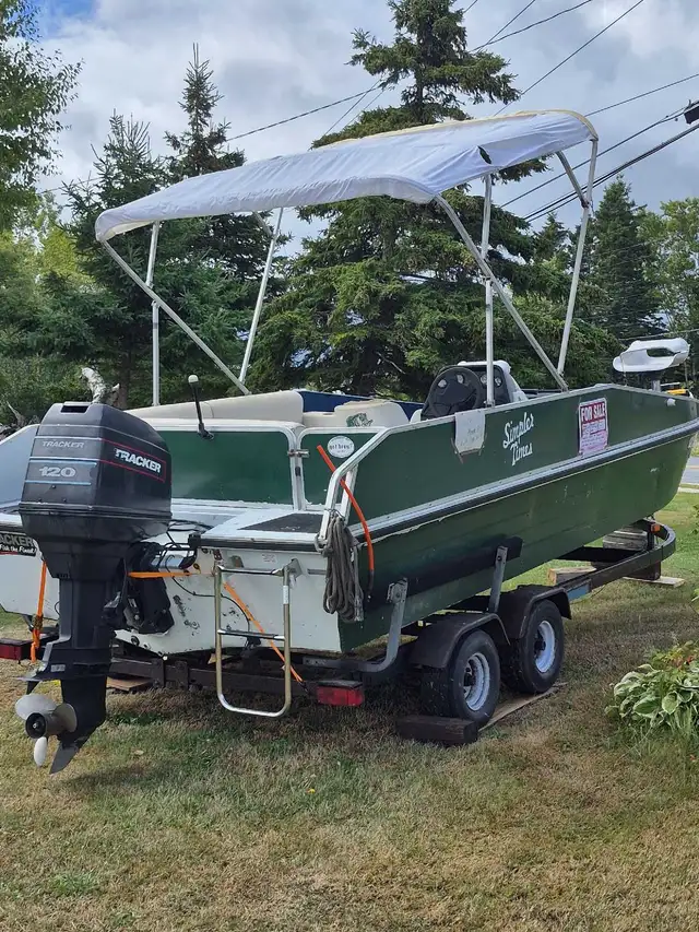 1996 Aluminum Tracker boat. in Powerboats & Motorboats in Cape Breton - Image 9