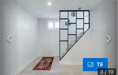 SPACIOUS 2 BEDROOM+DEN IN BATHURST MANOR!
