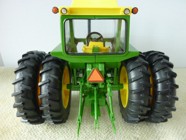 1/16 JOHN DEERE 4620MFWD PRESTIGE Farm Toy Tractor dans Jouets et jeux  à Ville de Régina - Image 3