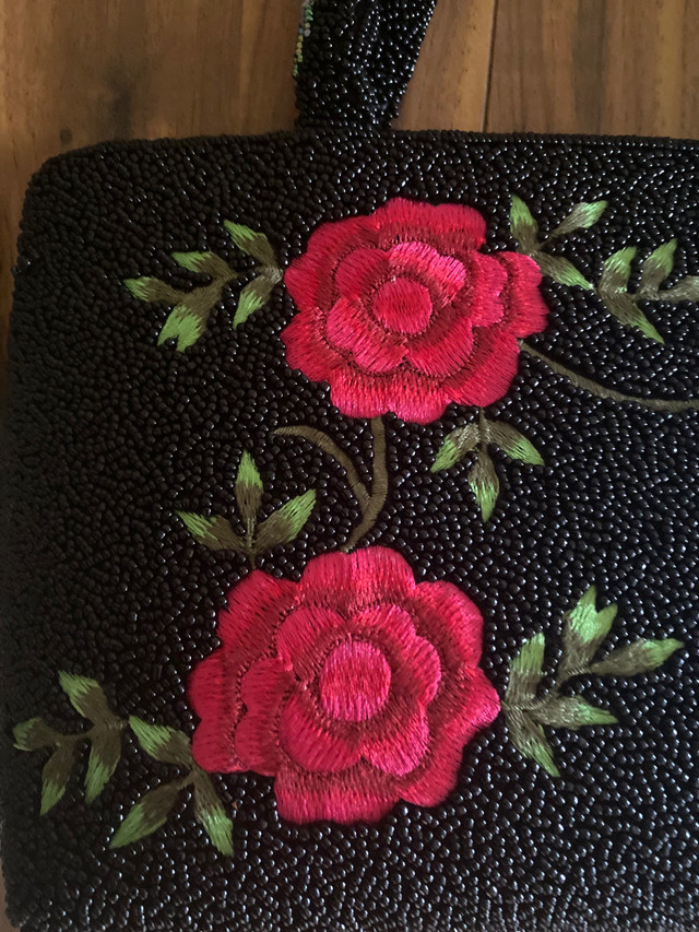 Vintage Embroidered beaded handbag  in Women's - Bags & Wallets in Delta/Surrey/Langley - Image 3