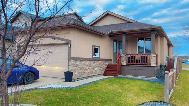 Beautiful bunglow available for rent at very convenient place