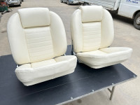 Front seats for Maserati Indy