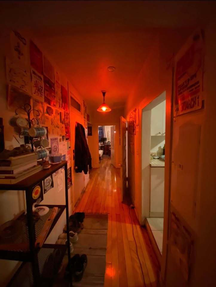 2 chambres/rooms -  1 bathroom/salle de bain — photo 3