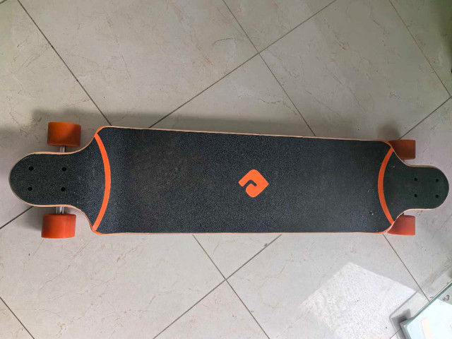 Skateboard, longborad Atom 41'' Drop Deck dans Planches à roulettes  à Ville de Montréal - Image 2