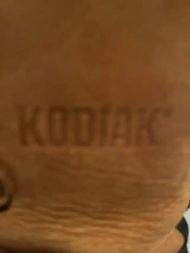  Kodiak winter boots men’s 9 1/2 in Men's Shoes in Nanaimo - Image 6