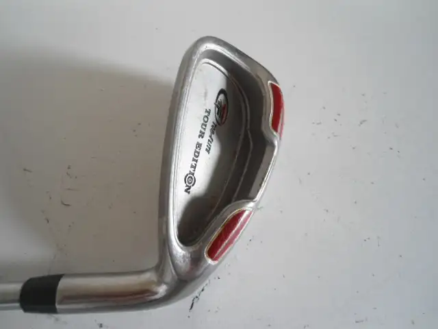 TOP FLITE TOUR EDITION RIGHT HANDED IRONS AND PUTTER in Golf in Sudbury - Image 5