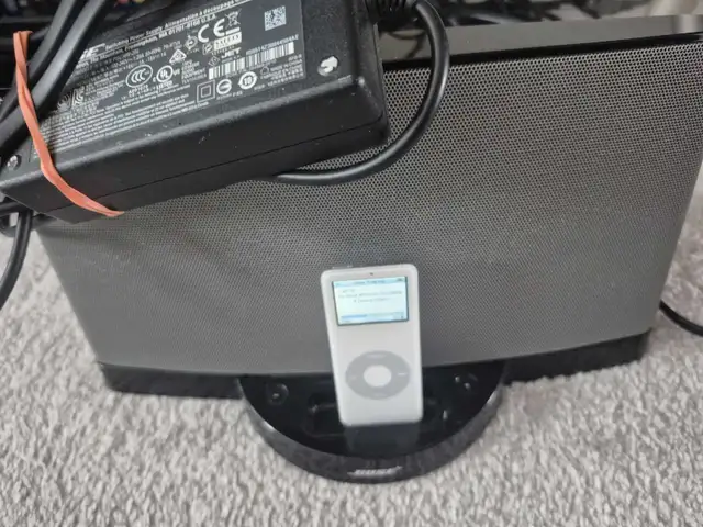 Bose SoundDock plus adapter...ipod shown to show working in Speakers in Oshawa / Durham Region - Image 2