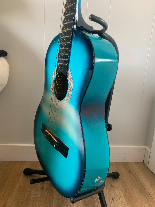 Blue Guitar in Guitars in Windsor Region - Image 3