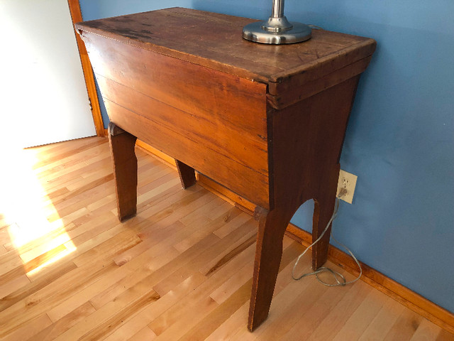 Antique Real Wood Unique Table with Storage in Arts & Collectibles in Gatineau - Image 2