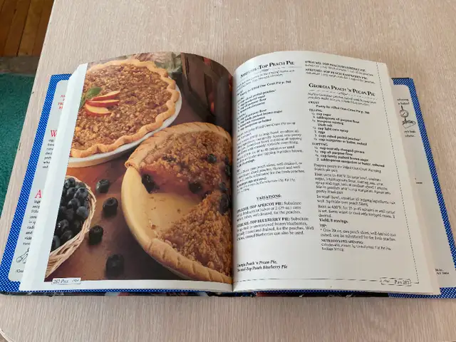 Pillsbury Complete Book of Baking in Textbooks in Muskoka - Image 4