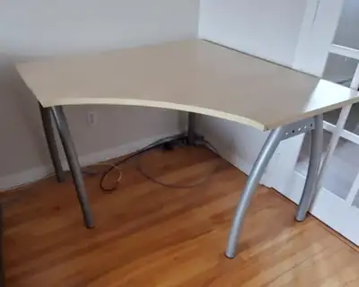 Table de travail de coin *** PRIX RÉDUIT *** Voir description, View more