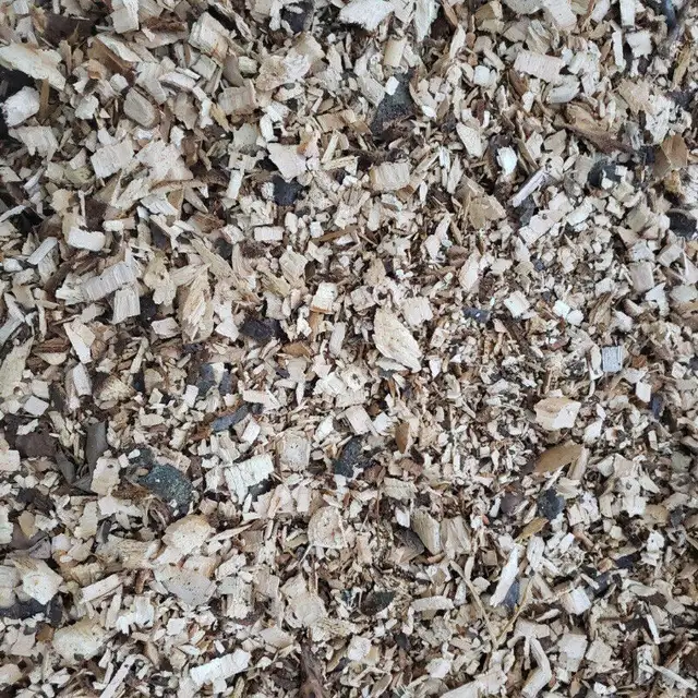 Déchiqueteuse de bois. Wood chipper En stock. in Outdoor Tools & Storage in West Island - Image 9