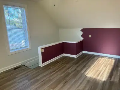 ALL INCLUSIVE Bachelor Apartment in fantastic location; steps away from main bus stop, walking dista...