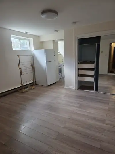 Bright & Spacious Walk-In Basement Apartment for Rent – Prime Scarborough Location | $1250/Month Wel...