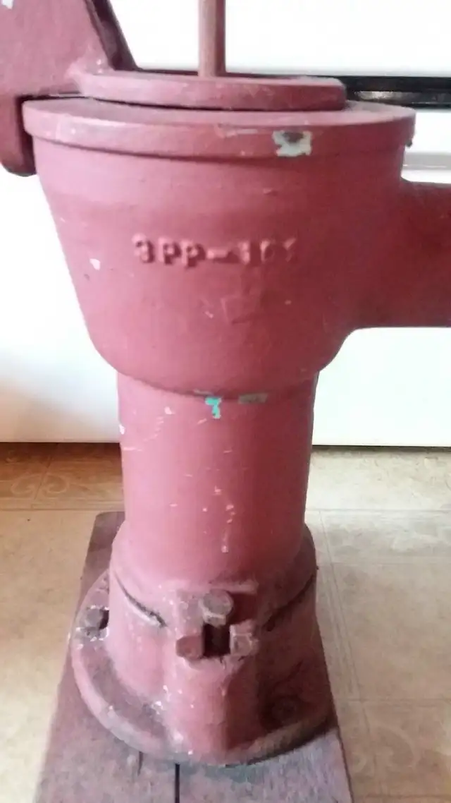 Vintage Water Pump in Arts & Collectibles in Truro - Image 4