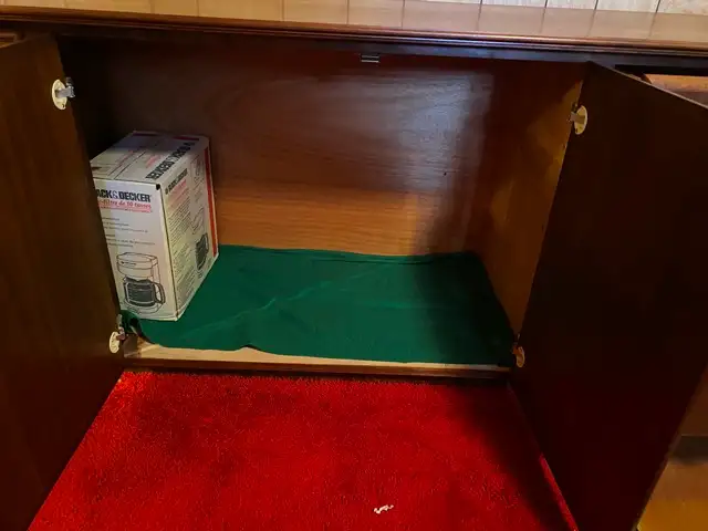 HUTCH!!  1970s Solid Wood Hutch – Scandinavian Retro Storage in Hutches & Display Cabinets in City of Toronto - Image 4