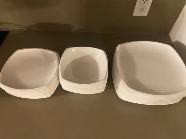 BOWRING DINNERWARE SET