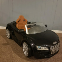 Audi R8 Spyder toy car
