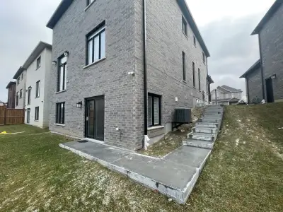 Bright 2 Bedroom Walkout Basement for Rent – South Kitchener (Hollybrook Trail) $1,850/month – All U...