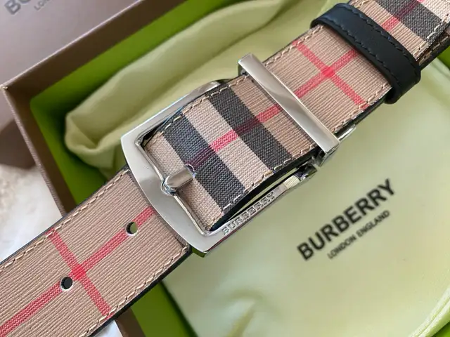 Burberry Reversible Belt Brand New in Box63235015274497121