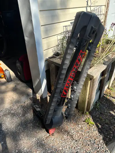 Yakima hitch mount 6 bike rack, locking / tilting, View more