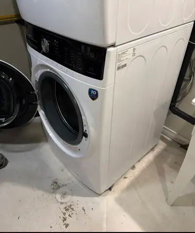 Midea washer MLH52N3AWW part out Bearing gone but all other parts working Message for pricing Pick u...