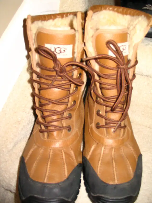 UGG ADIRONDACK WINTER BOOTS in Women's - Shoes in Strathcona County - Image 4