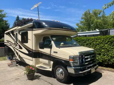 FOR SALE: 2009 Monaco Montclair 29PBT – Only 10,000 Miles – Fully Loaded & Upgraded Immaculately car...